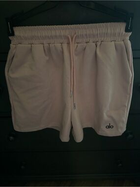 ALO Yoga Light Pink Elastic Waist Athletic Lounge Shorts